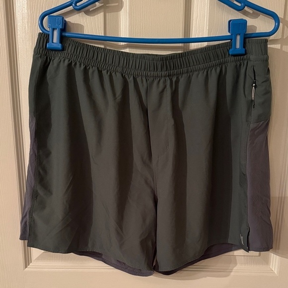 Vuori Other - Vuori Men's Athletic Shorts - dark olive green